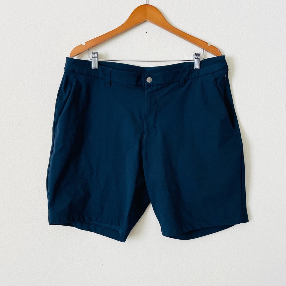 Lululemon SIZE 38 Men’s ABC Classic - Fit Shorts 9” true navy